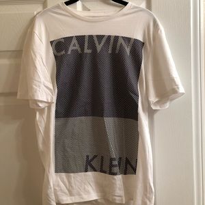 Calvin Klein T-shirt